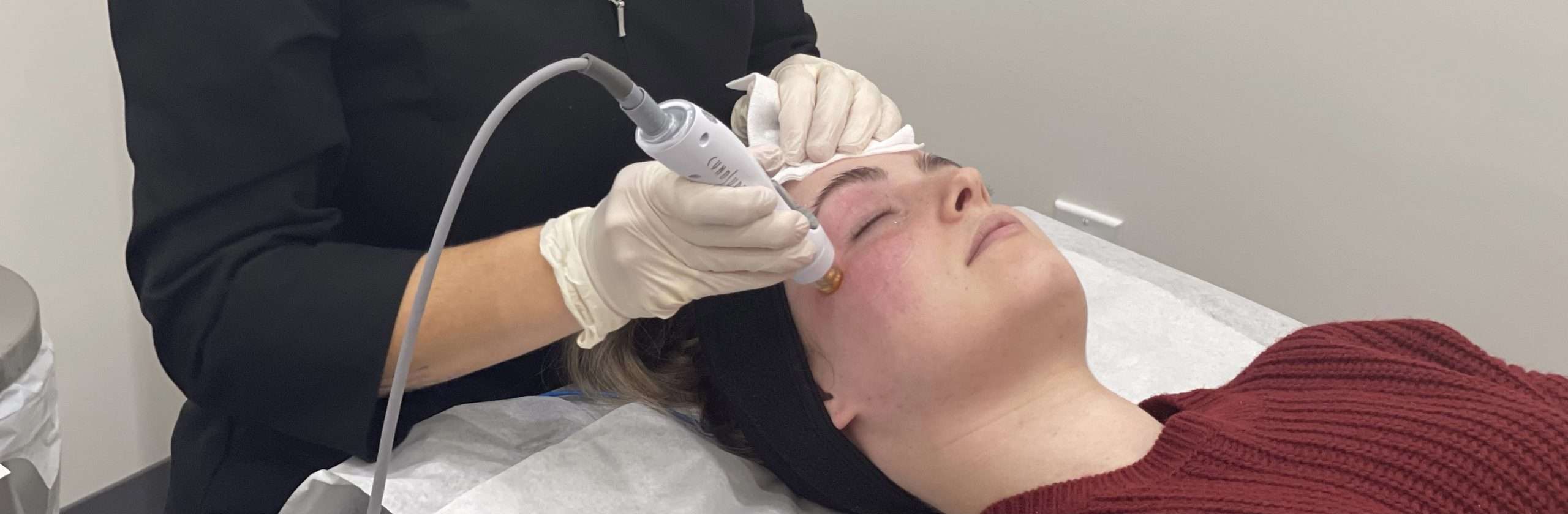 Women getting a tempsure envi eye treatment